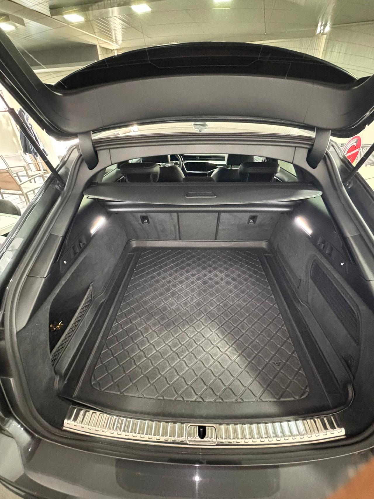 Audi A6 Avant 40 2.0 TDI quattro ultra S tronic Business Design S-line Interno Esterno
