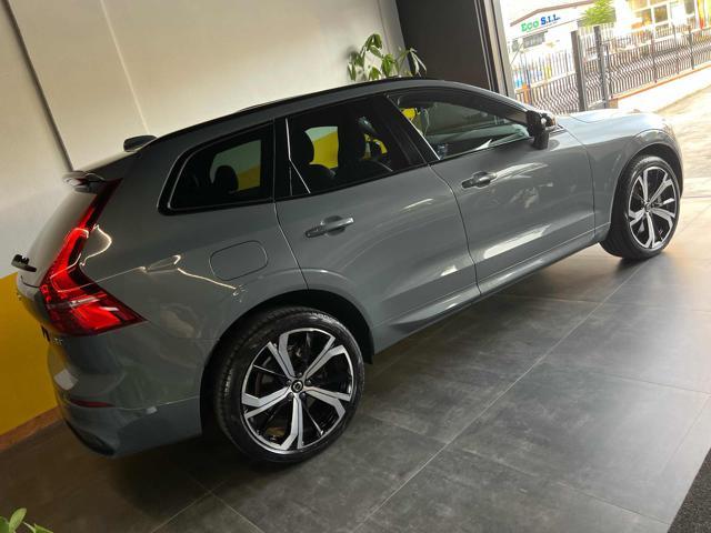 VOLVO XC60 2.0 B4 (d) R-design Dark Plus AWD