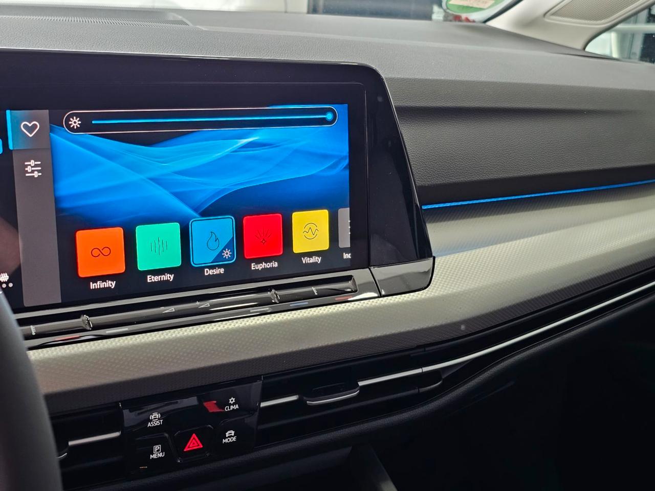 Volkswagen Golf TDI MOVE LIFE C.16 Tetto Nav Led Matrix Clima3Zone