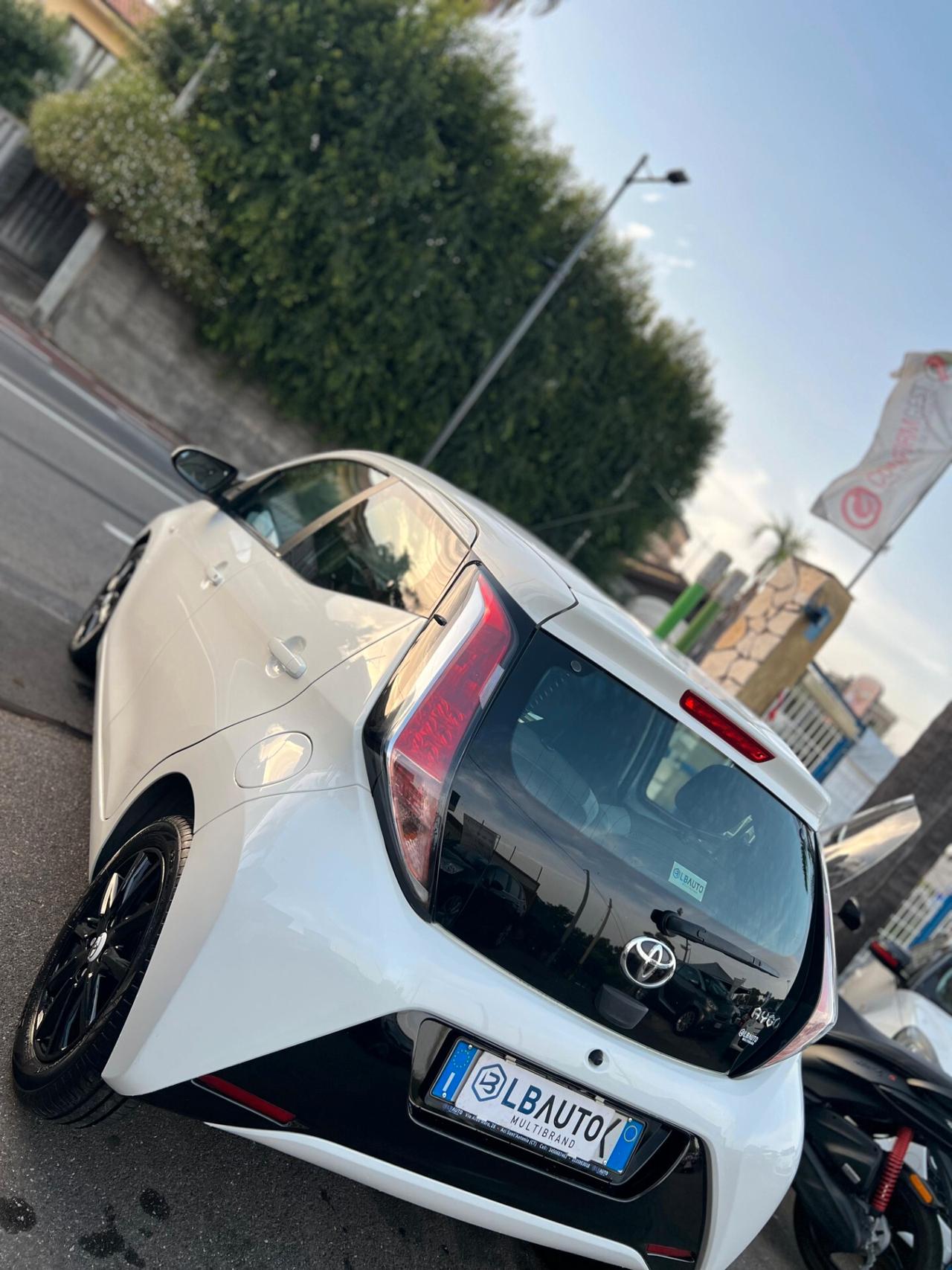 Toyota Aygo 1.0 VVT-i 69 CV 5 porte x-wave MMT