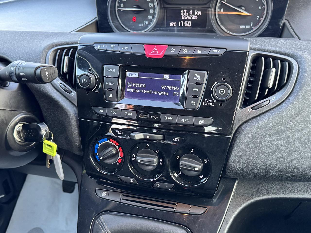 Lancia Ypsilon 1.2 69 CV 5 porte Platinum