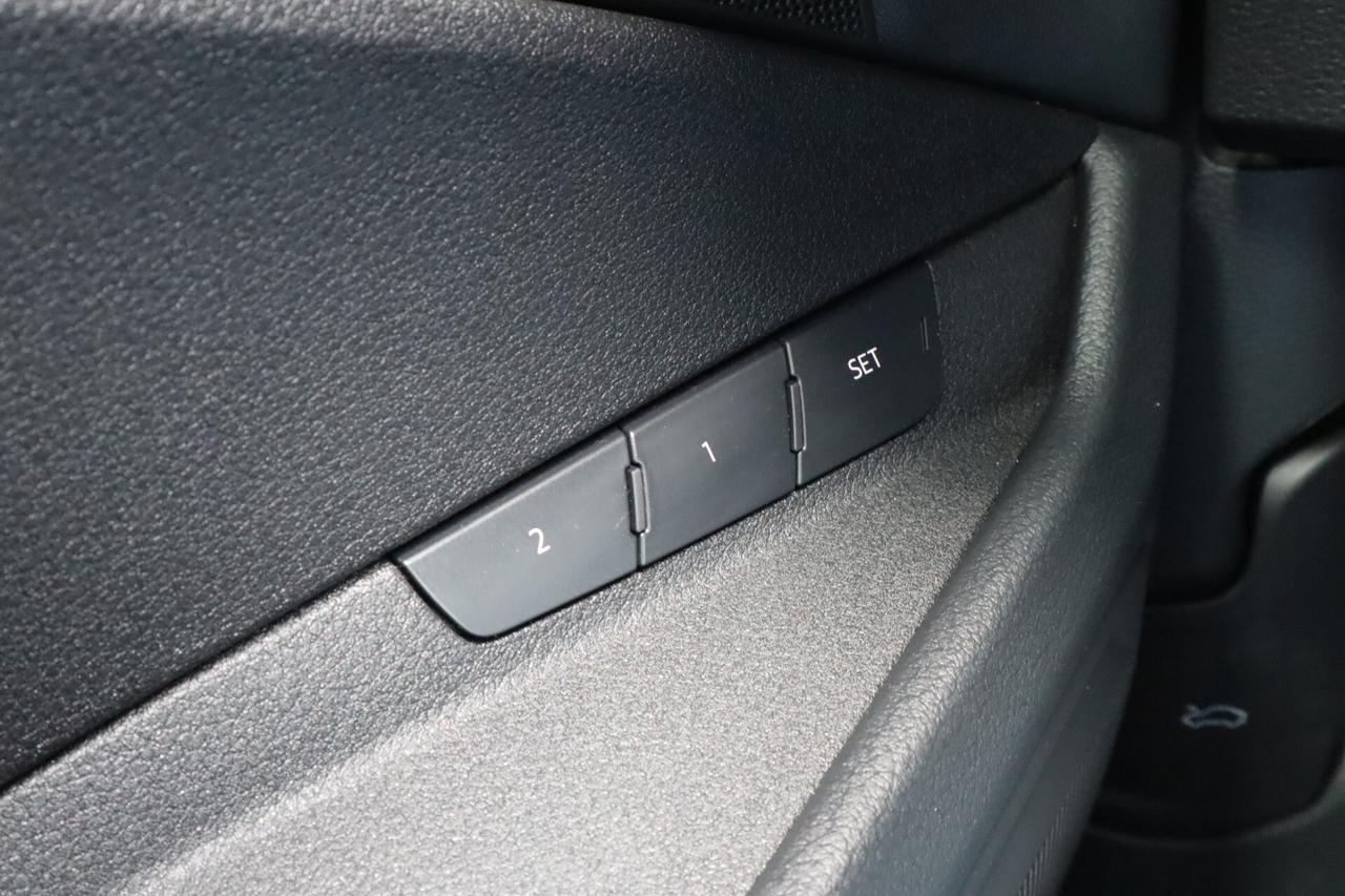 E Tron 55 408CV QUATTRO 360° HUD MATRIX 21"