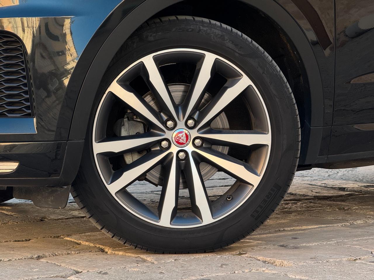 Jaguar E-Pace 2.0D 150 CV AWD R-Dynamic S Autocarro