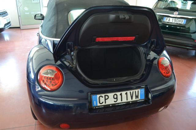 VW New Beetle Maggiolino Cabrio 1.6 102CV 2004