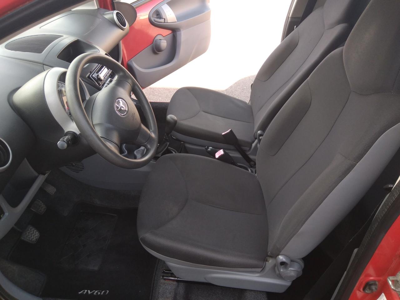 Toyota Aygo 1.0 12V VVT-i 3 porte Sol x neopatentati