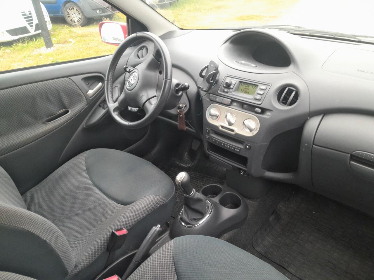 Toyota Yaris 1.0i 16V cat 3 porte