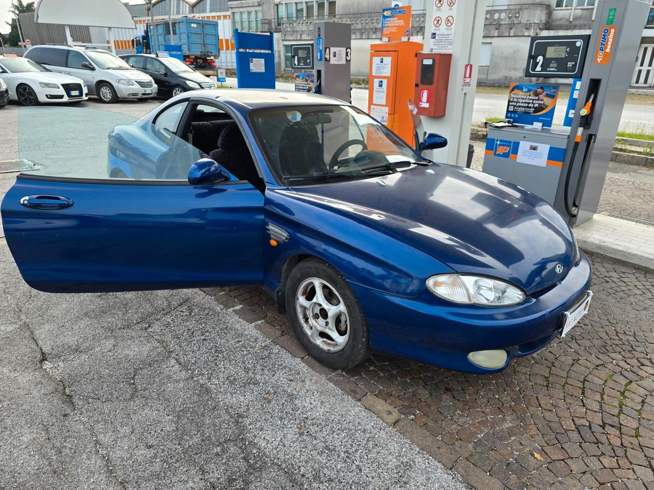 Hyundai Coupe 1.6i 16V cat con 305.000km