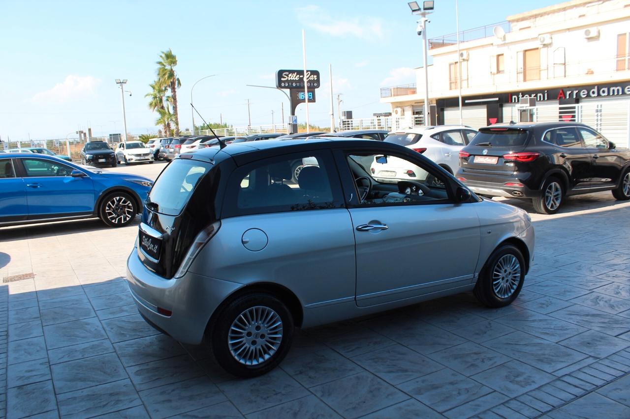 Lancia Ypsilon 1.3 MJT 75 CV Oro Giallo