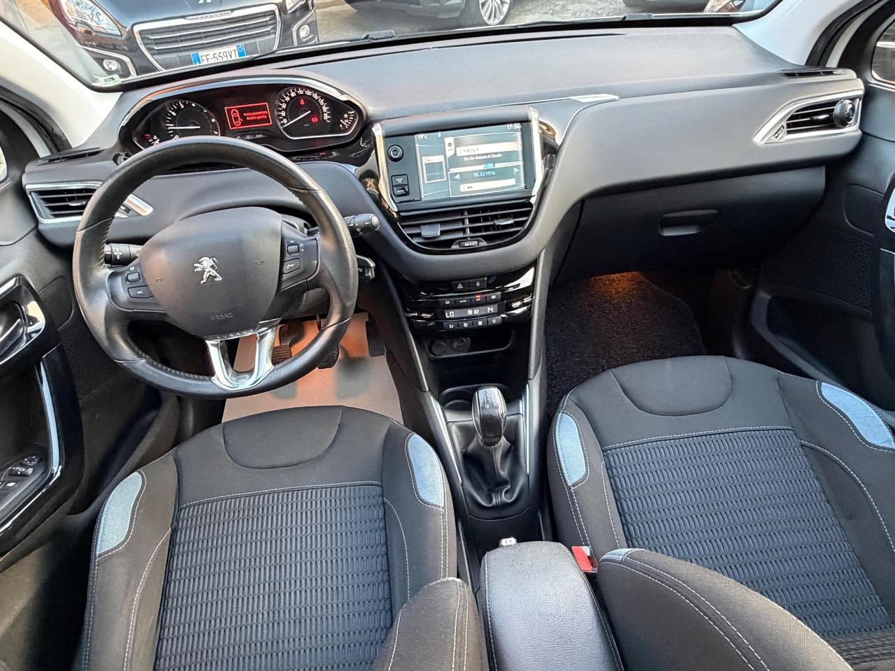 Peugeot 208 PureTech 82 5 porte Allure
