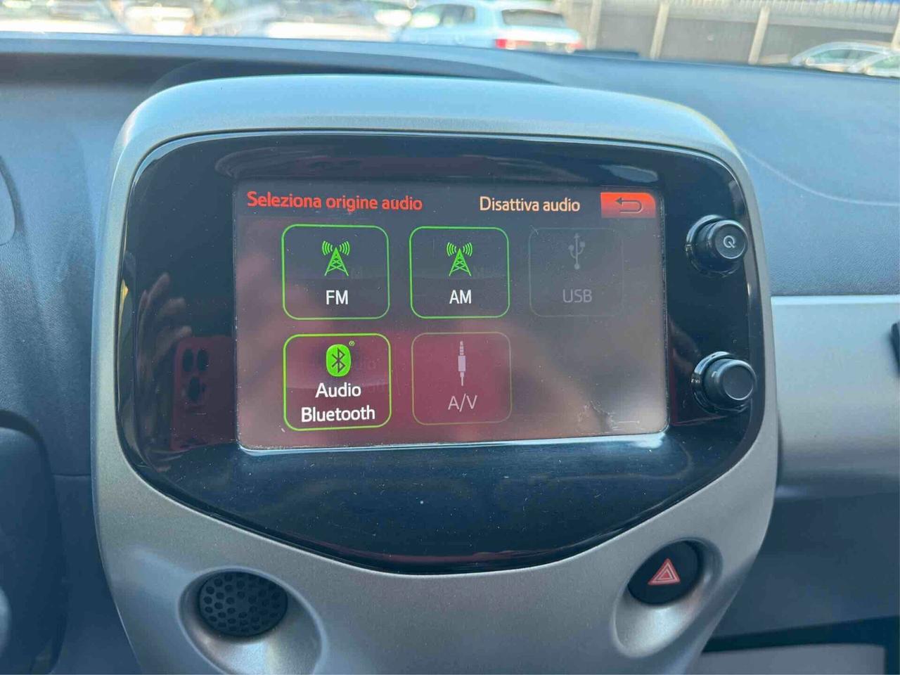 Toyota Aygo 1.0 VVT-i 69 CV 5 porte x-play