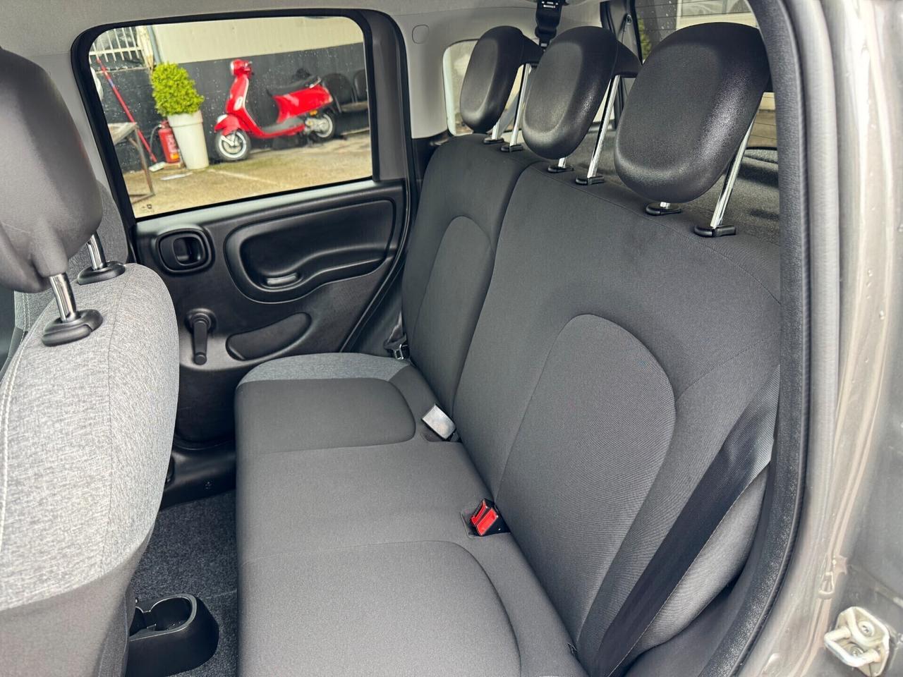 Fiat Panda 1.0 Lounge S&S Hybrid Red