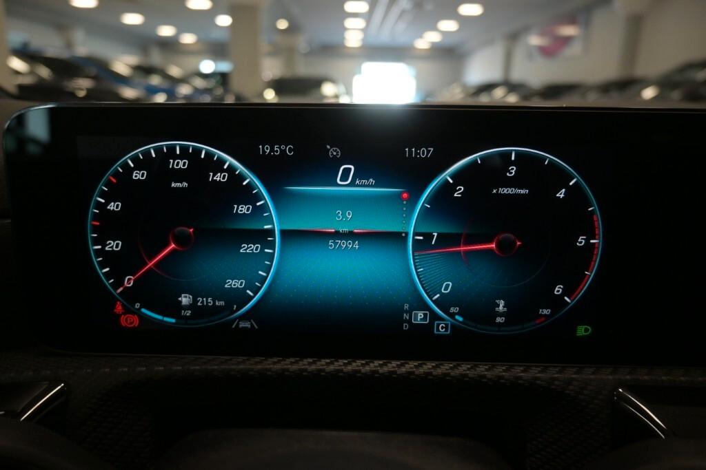 MERCEDES-BENZ A 180D 116CV AUTOMATIC BUSINESS SOLUTION ( TETTO PANORAMICO APR. - CRUISE - NAVI PREMIUM - MIRROR - PARK ASSIST - TELECAMERA POST. )