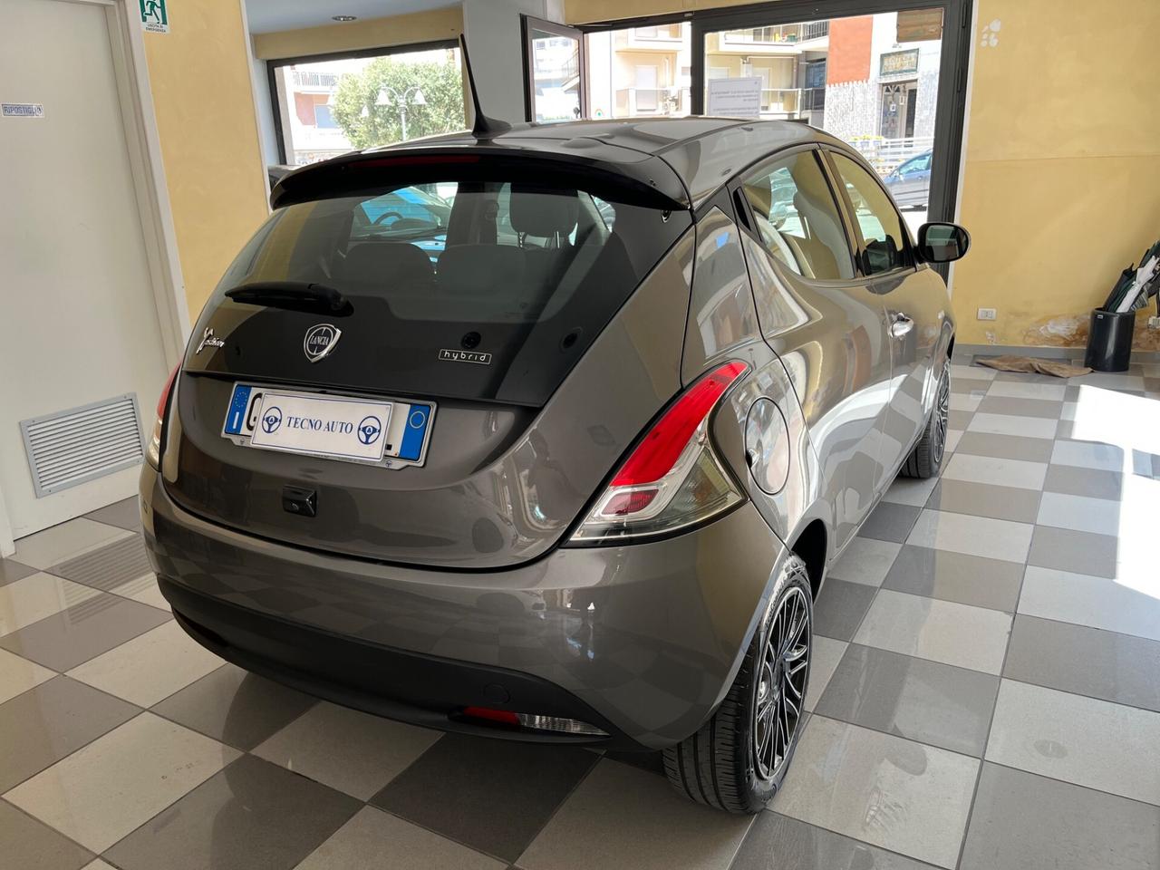Lancia Ypsilon 1.0 FireFly 5 porte S&S Hybrid Gold Plus