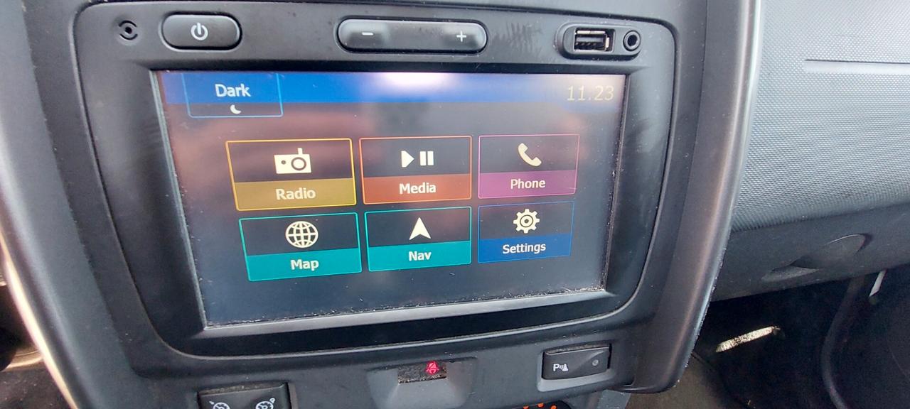 DUSTER 1,6 GPL DI SERIE CASA MADRE NAVIGATORE TELEFONO SENSORI FULL FULL 110 CV