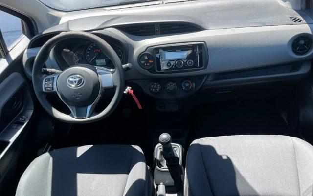 TOYOTA Yaris 1.0 BENZ 72 CV 5 porte Cool ADATTA A NEOPATENTATI