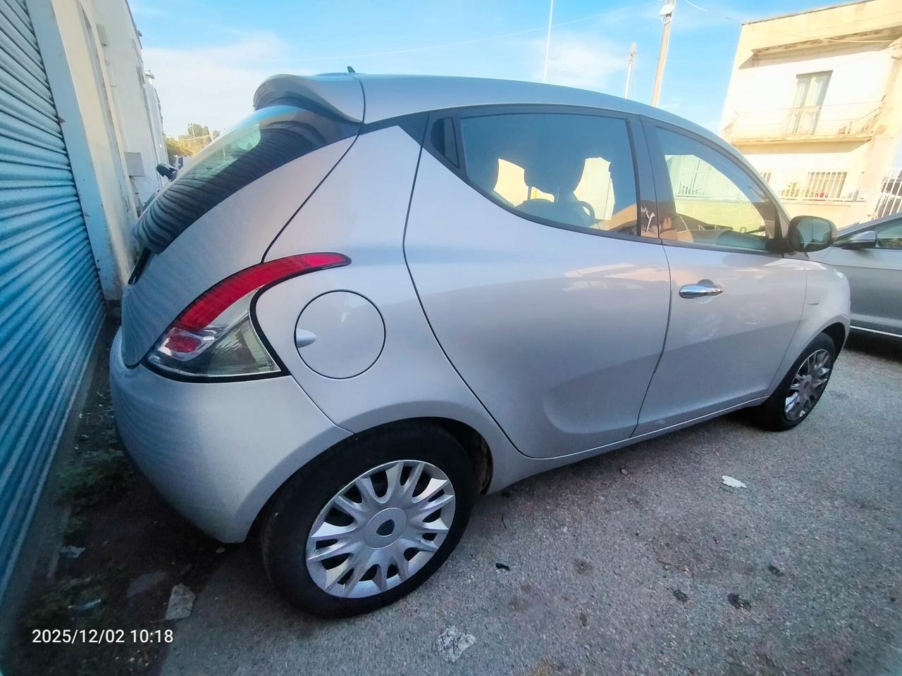Lancia Ypsilon 1.2 69 CV 5 porte Silver