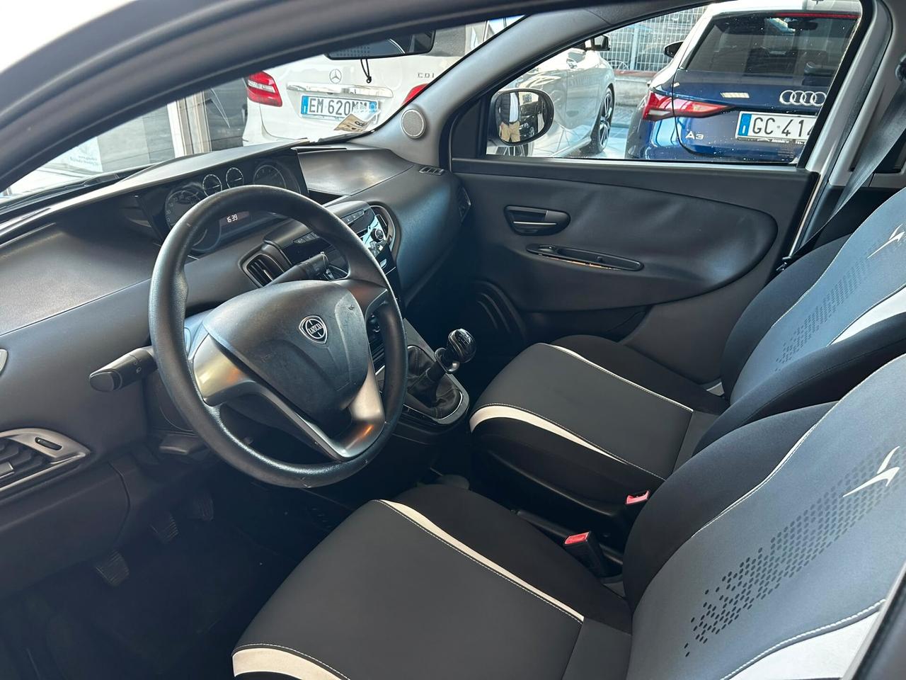 Lancia Ypsilon 0.9 TwinAir Metano 2015
