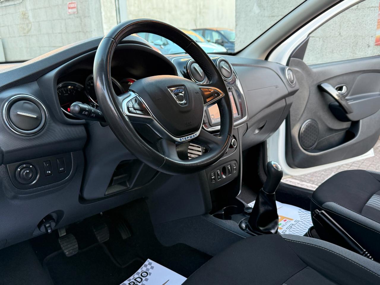 Dacia Sandero 0.9 TCe 90CV NAVI CAMERA LED - 2018