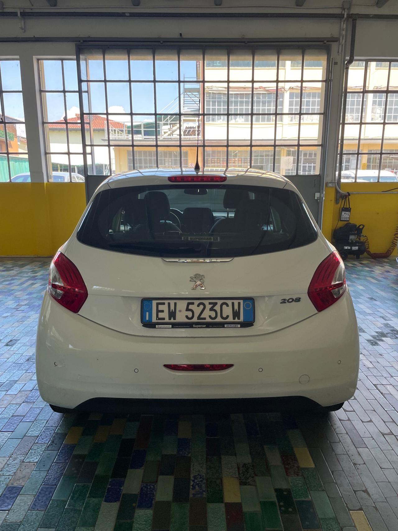 Peugeot 208 1.2 VTi 82 CV 5 porte Allure