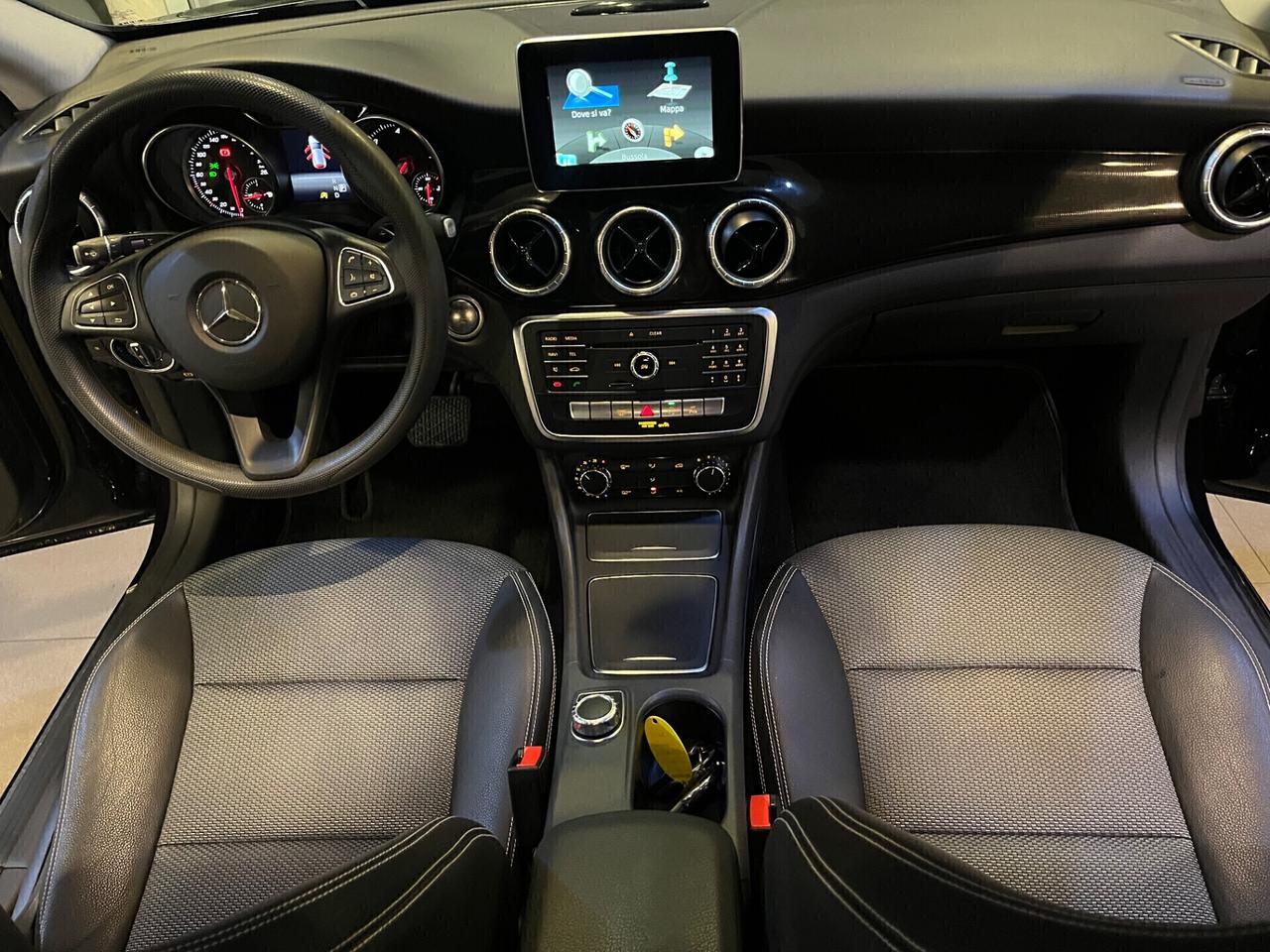 Mercedes-benz CLA 180 Shooting Brake 180 d Business auto