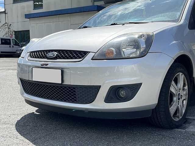 Ford Fiesta 1.2 16V 5p. Ghia