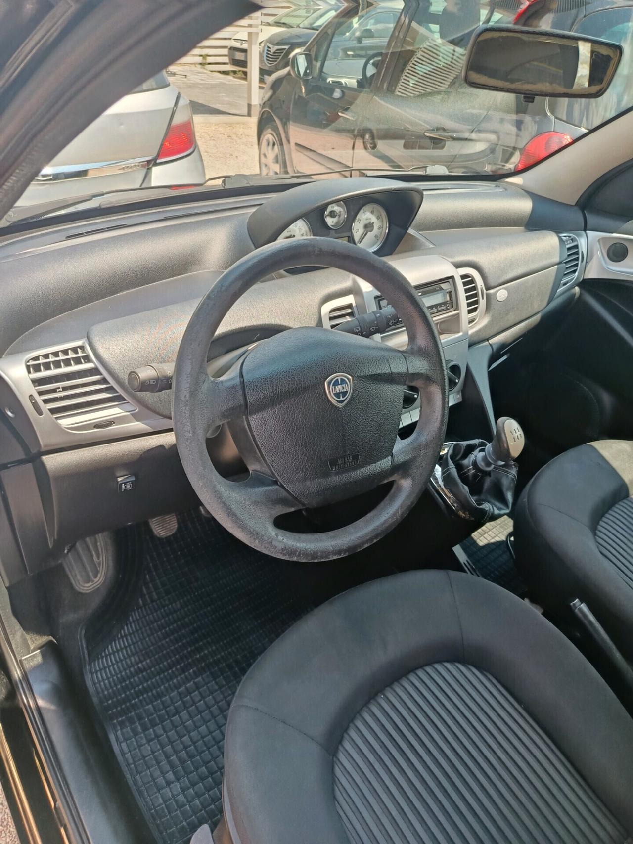 Lancia Ypsilon 1.4 Platino Ecochic GPL