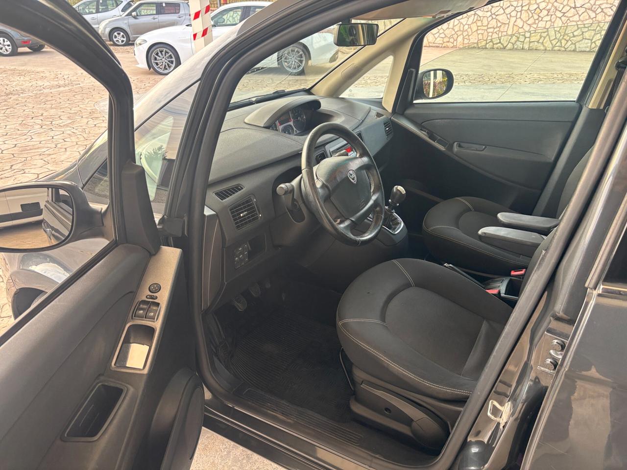 Lancia MUSA 1.6 Mjt 120 CV Gold-2011