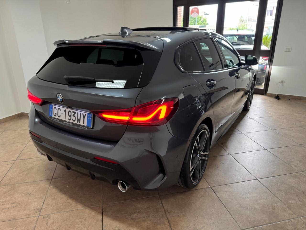 Bmw 118d M-SPORT AUTO TETTO APRIBILE