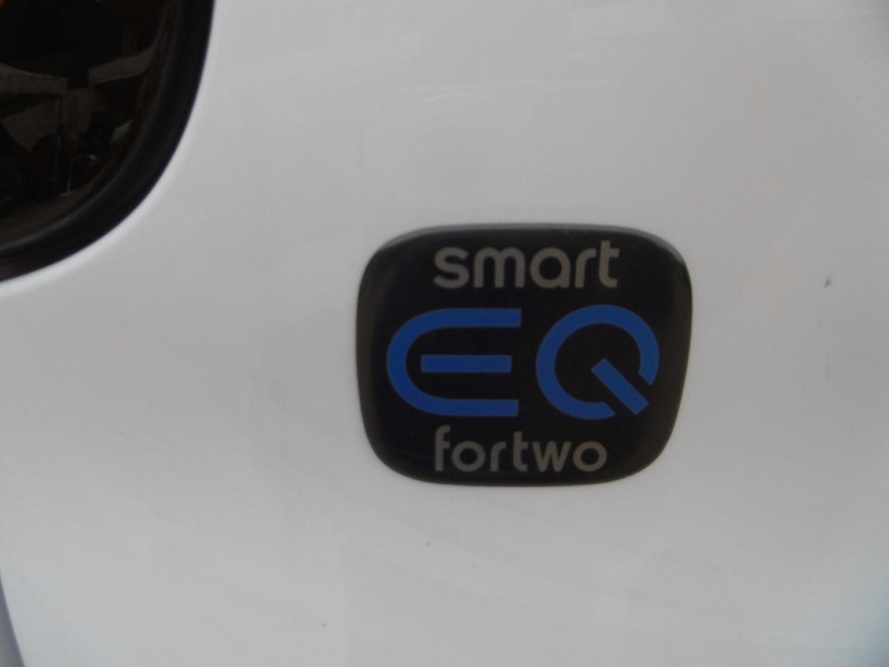 Smart ForTwo EQ Passion Elettrica Neopatentati
