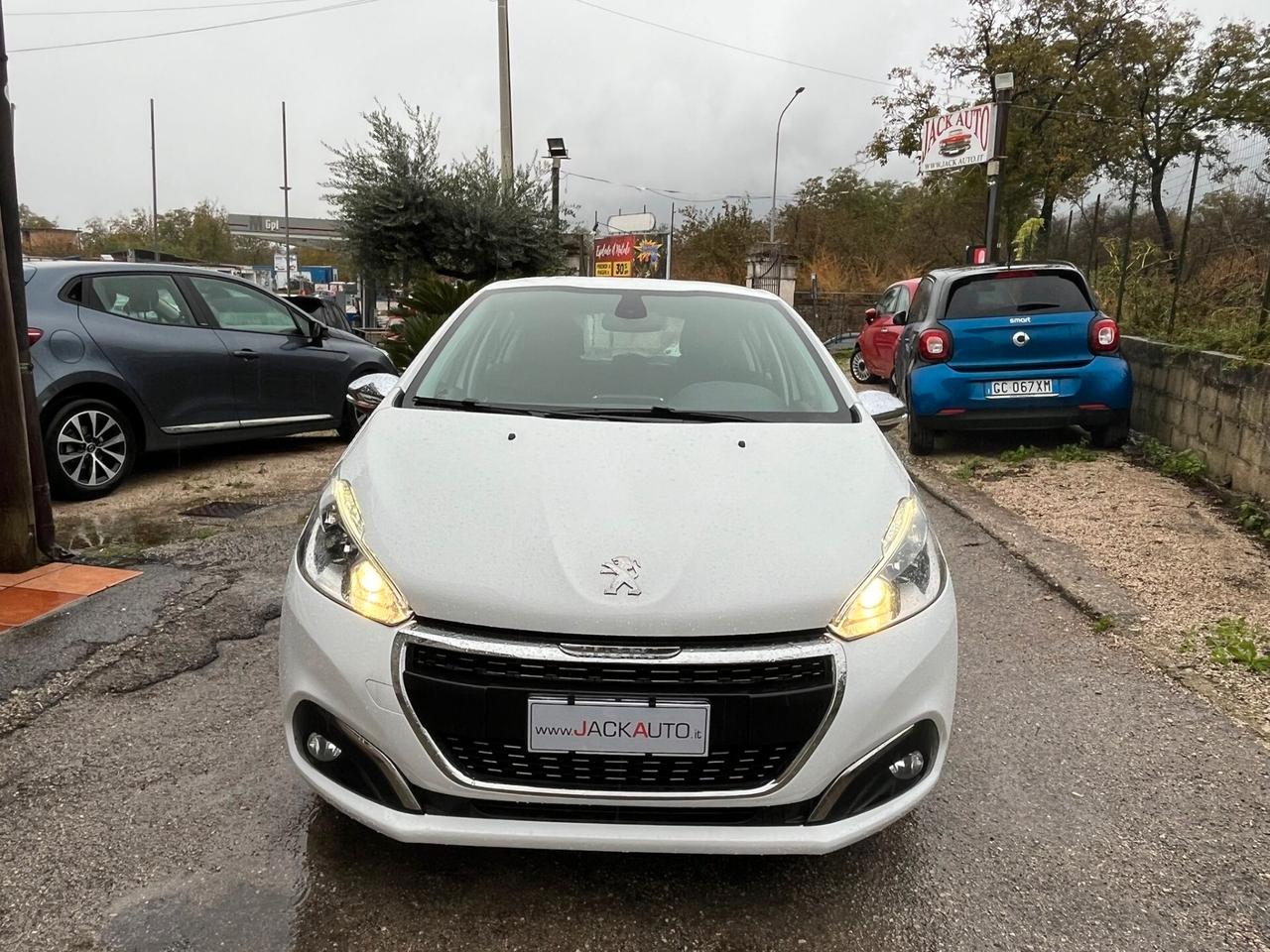 Peugeot 208 PureTech 82 5 porte Allure