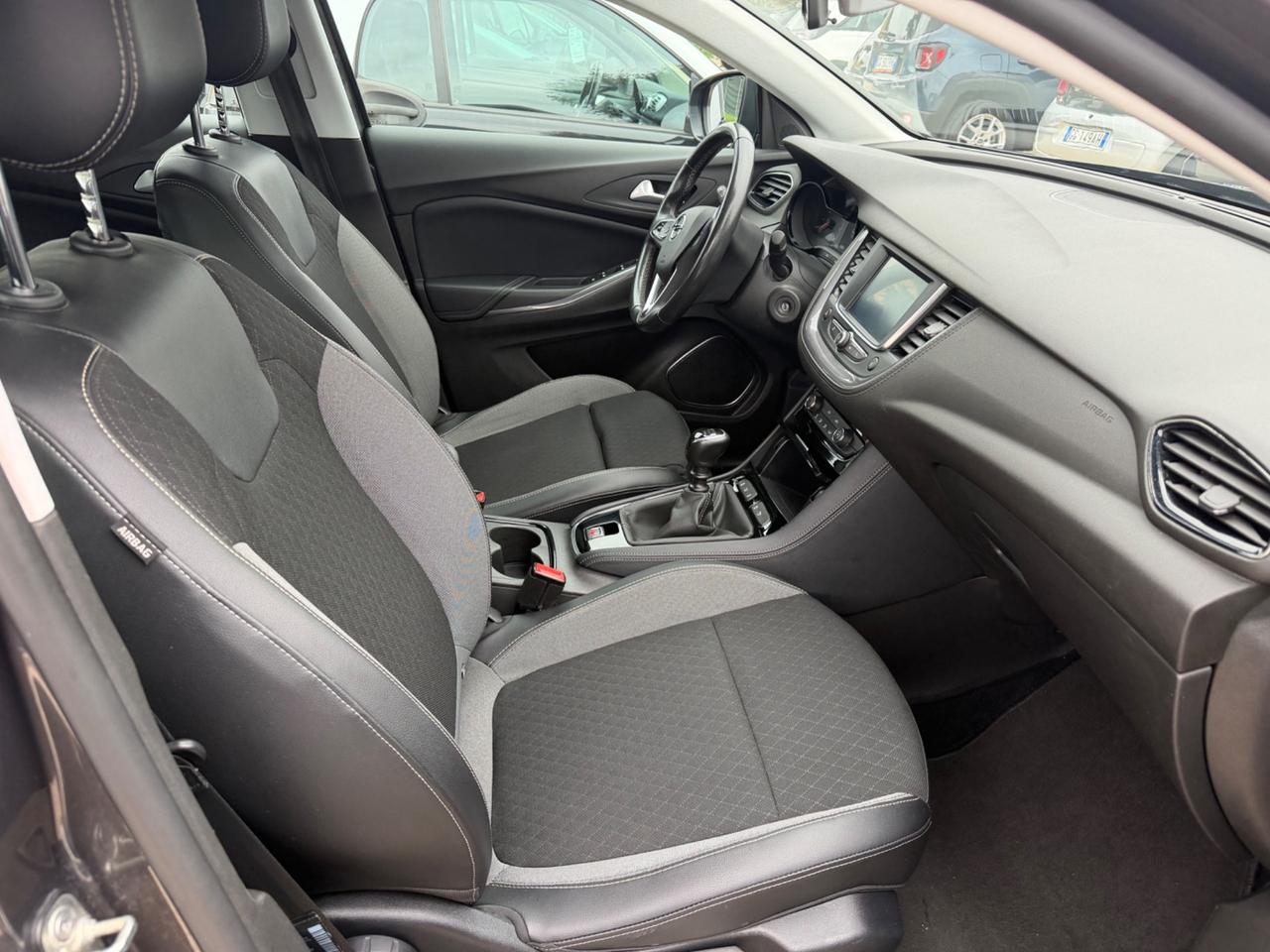 Opel Grandland X 1.5 diesel Ecotec Start&Stop aut. Business Ed.