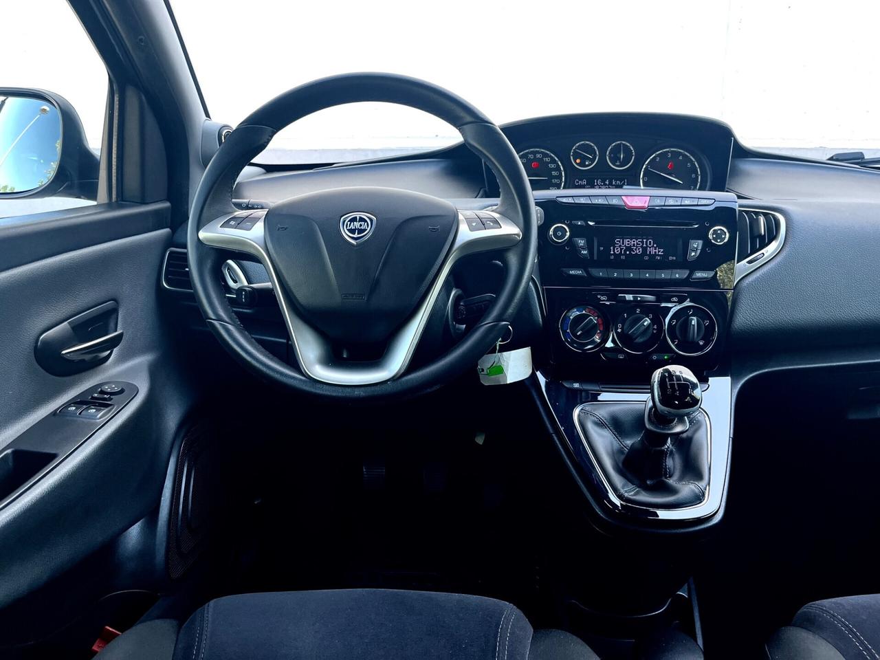 Lancia Ypsilon 1.2 69 CV 5 porte Platinum