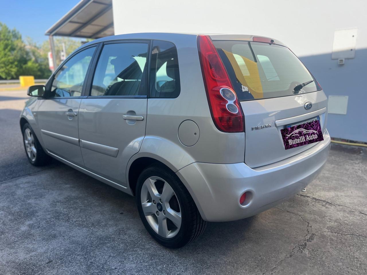 Ford Fiesta 1.2 BENZ PER NEOPATENTATI