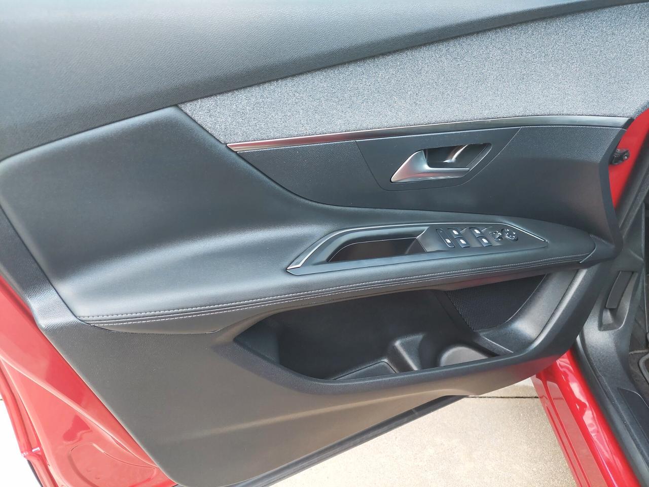 Peugeot 3008 BlueHDi 130 S&S EAT8 Allure