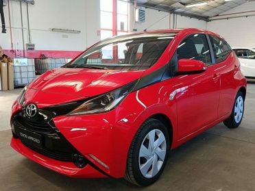 Toyota Aygo 1.0 VVT-i 69 CV 5 porte x-play TTS NEOPATENTATI