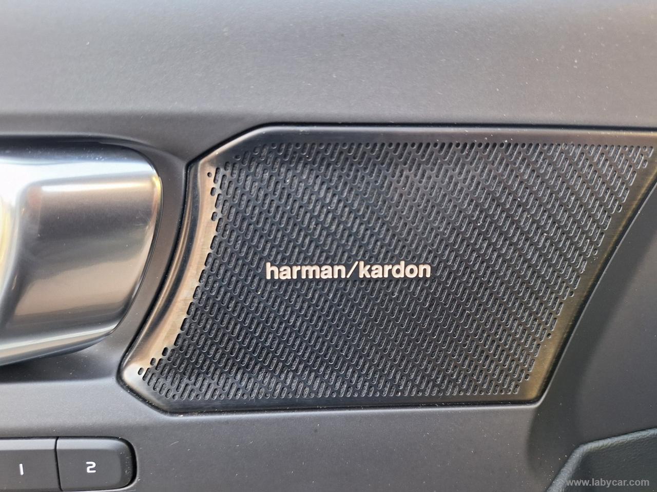 VOLVO XC40 D4 AWD R-design TETTO TAGLIANDI VOLVO UFF 360