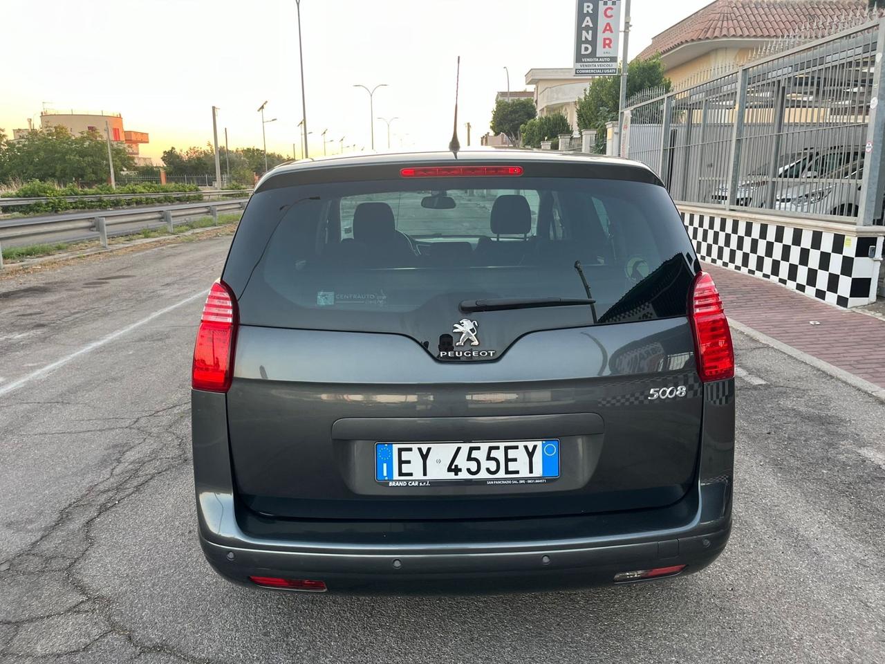 Peugeot 5008 1.6 HDi 115CV Allure Unipro 2015