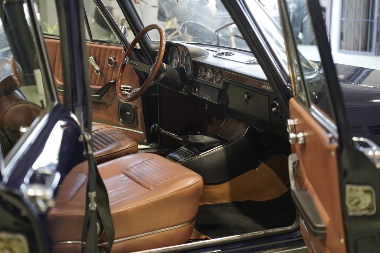 Alfa Romeo Giulia 2000