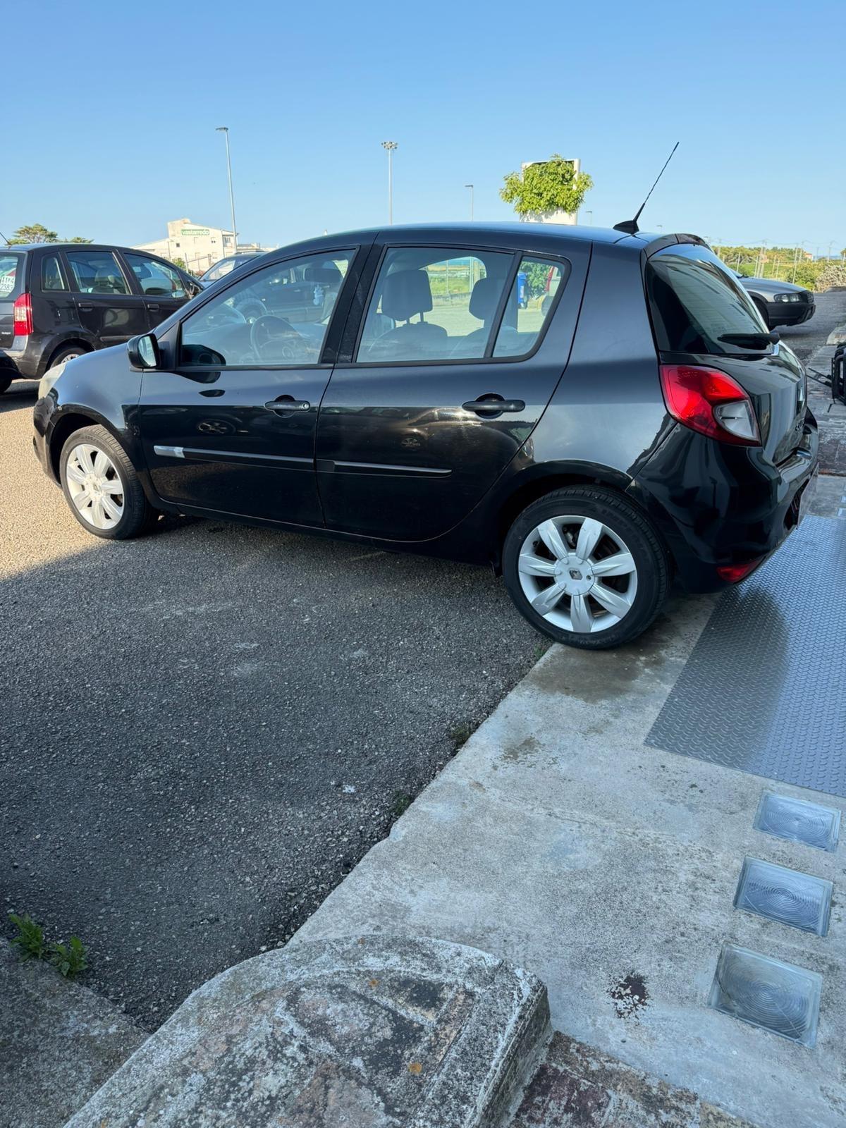 Renault Clio 1.5 dCi - NEOPATENTATI
