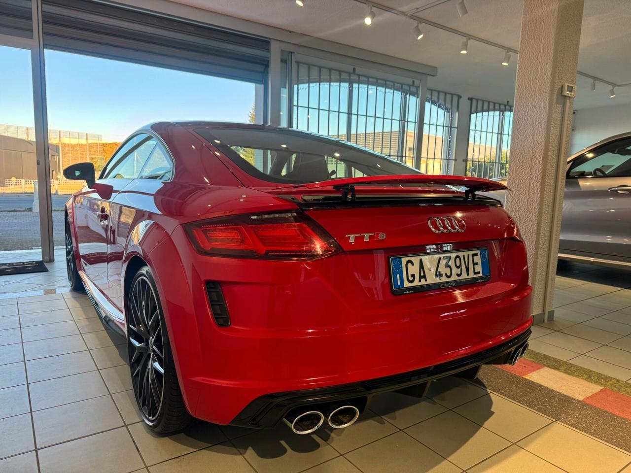 Audi TT TTS Coupé TFSI quattro S tronic sport attitude