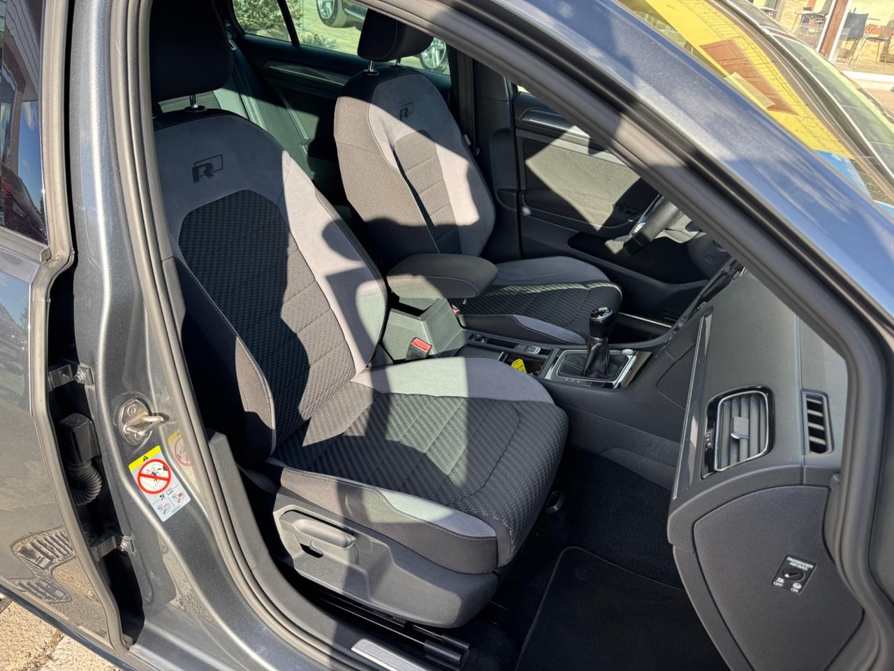 Volkswagen Golf 2.0 TDI R-LINE, FULL LED 150CV