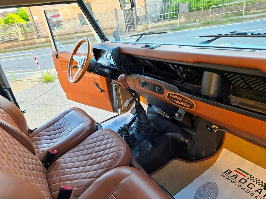 Land Rover Defender 90 TDI 200 RESTAURATA!