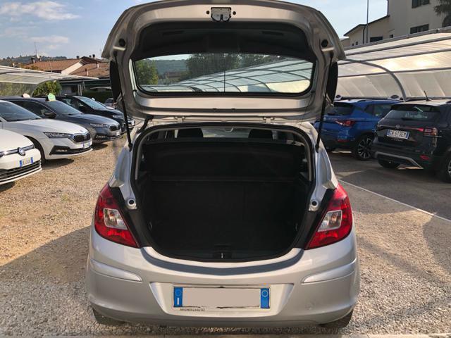 OPEL Corsa 1.2 5 porte Club OK NEOPATENTATI