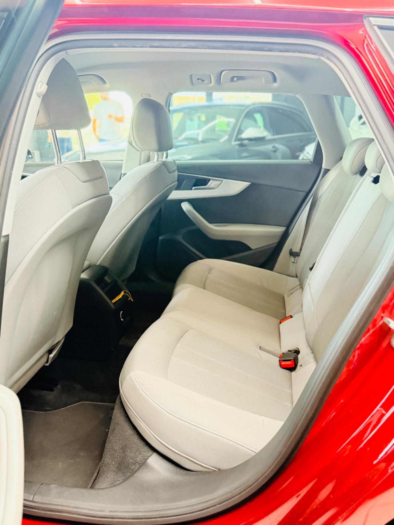 Audi A4 2.0 TDI 150 CV ultra S tronic Business Sport