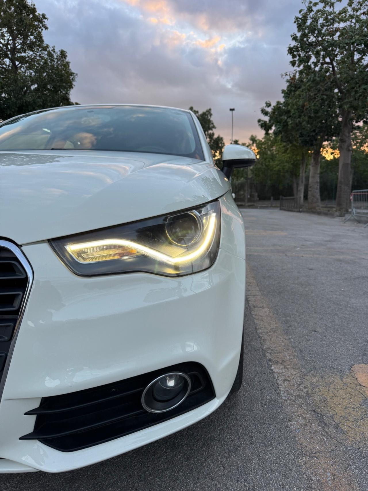 Audi A1 SPB 1.6 TDI CAMBIO AUTOMATICO/UNICOPROPRIETARIO