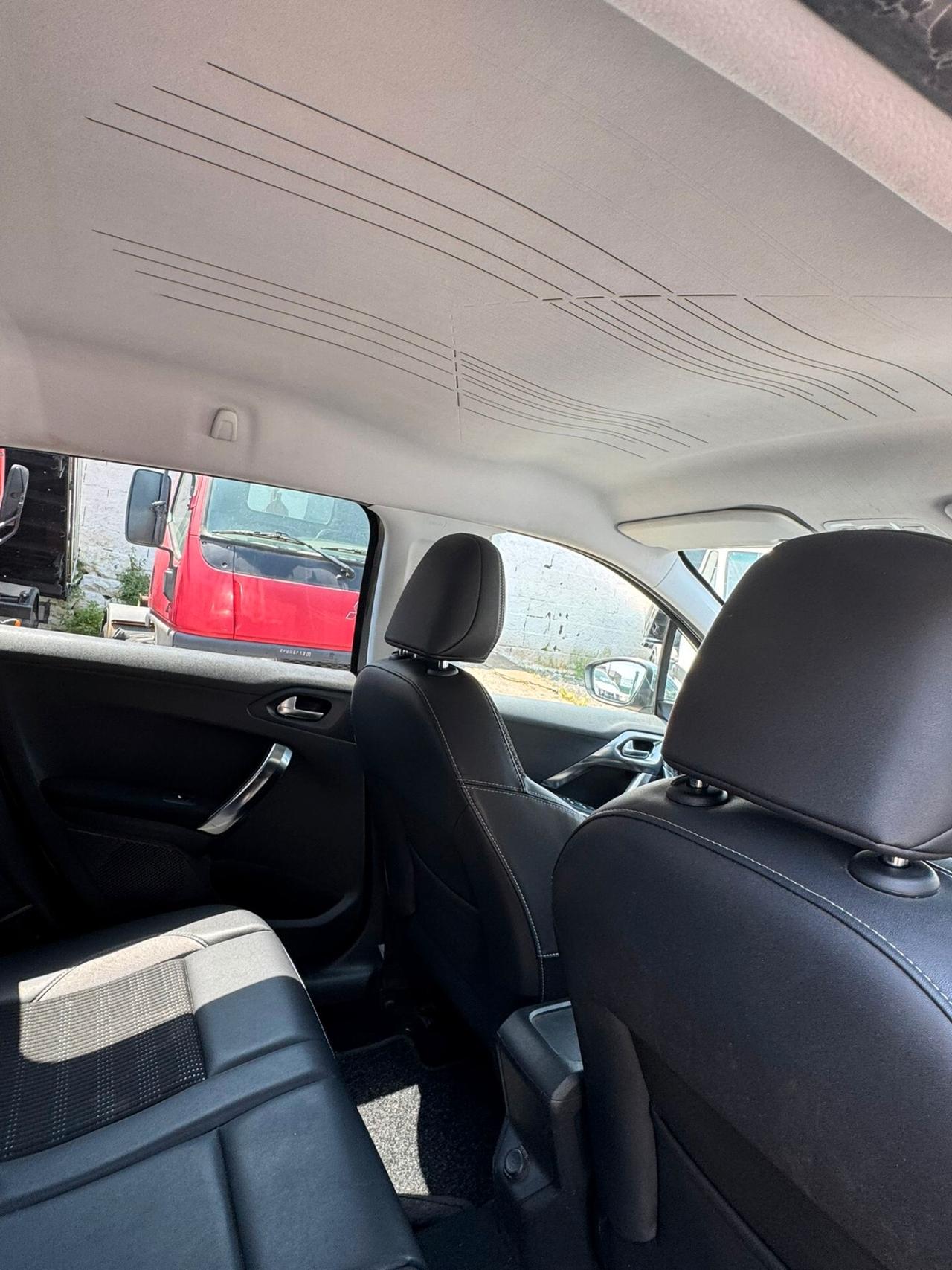 Peugeot 2008 1.6 e-HDi 92 CV Stop&Start Allure