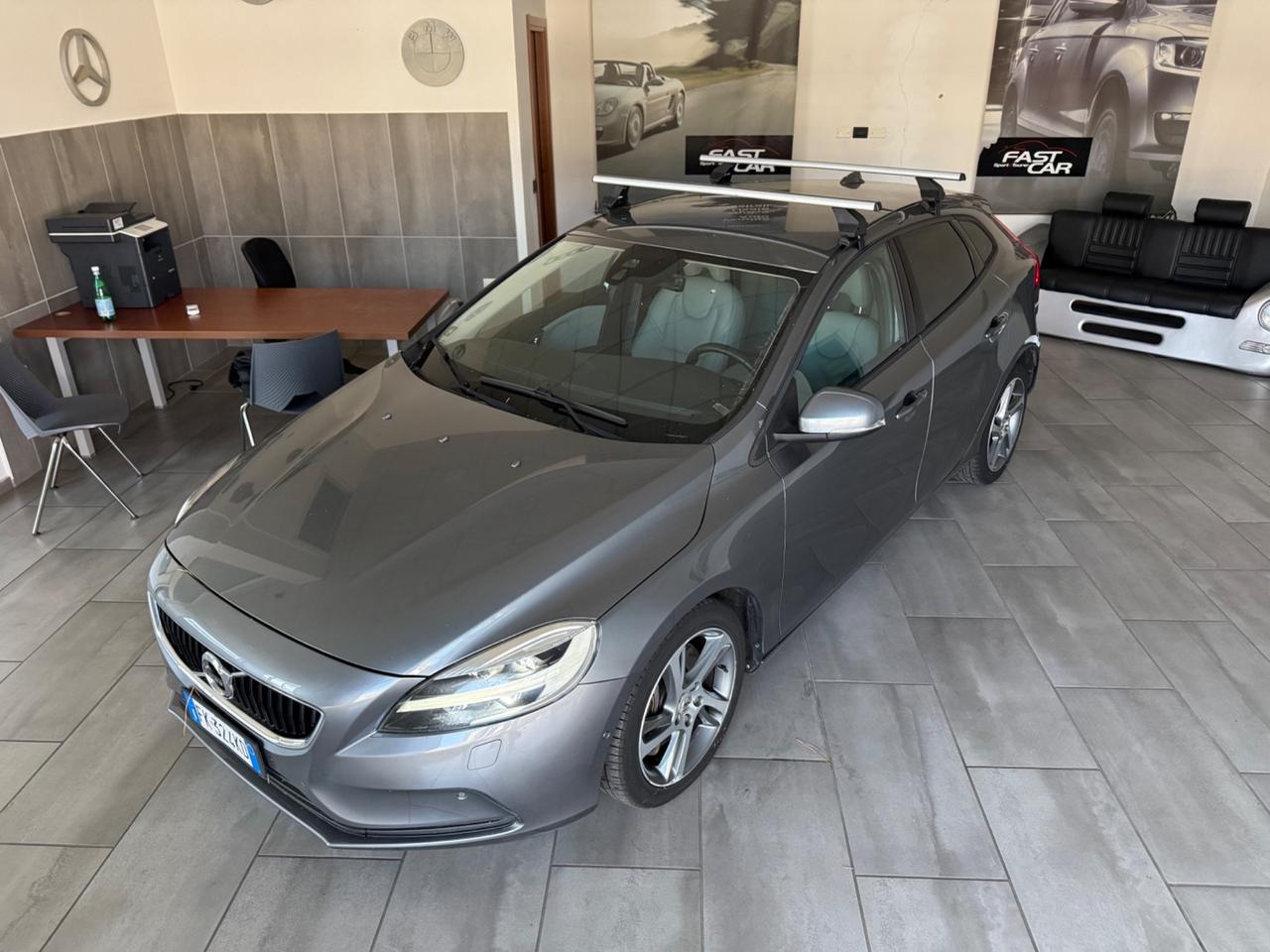Volvo V40 D2 Geartronic R-design Kinetic