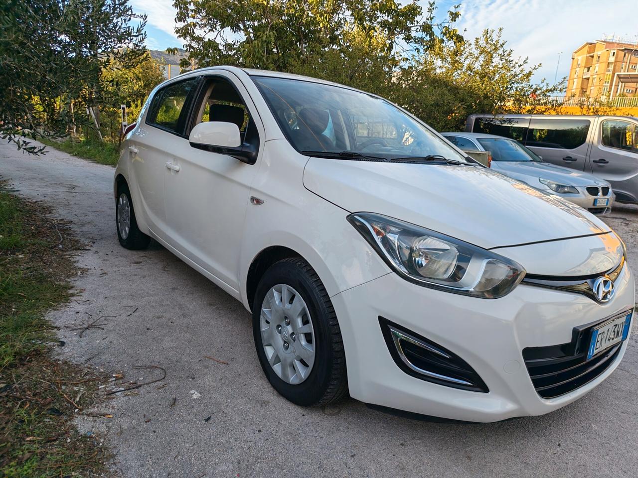 Hyundai i20 1.2 benzina CARPLAY SCHERMO 2013