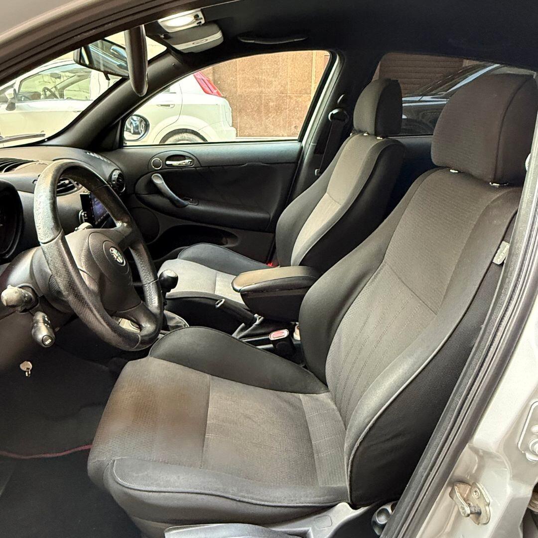 Alfa Romeo 147 **128.00km!!**