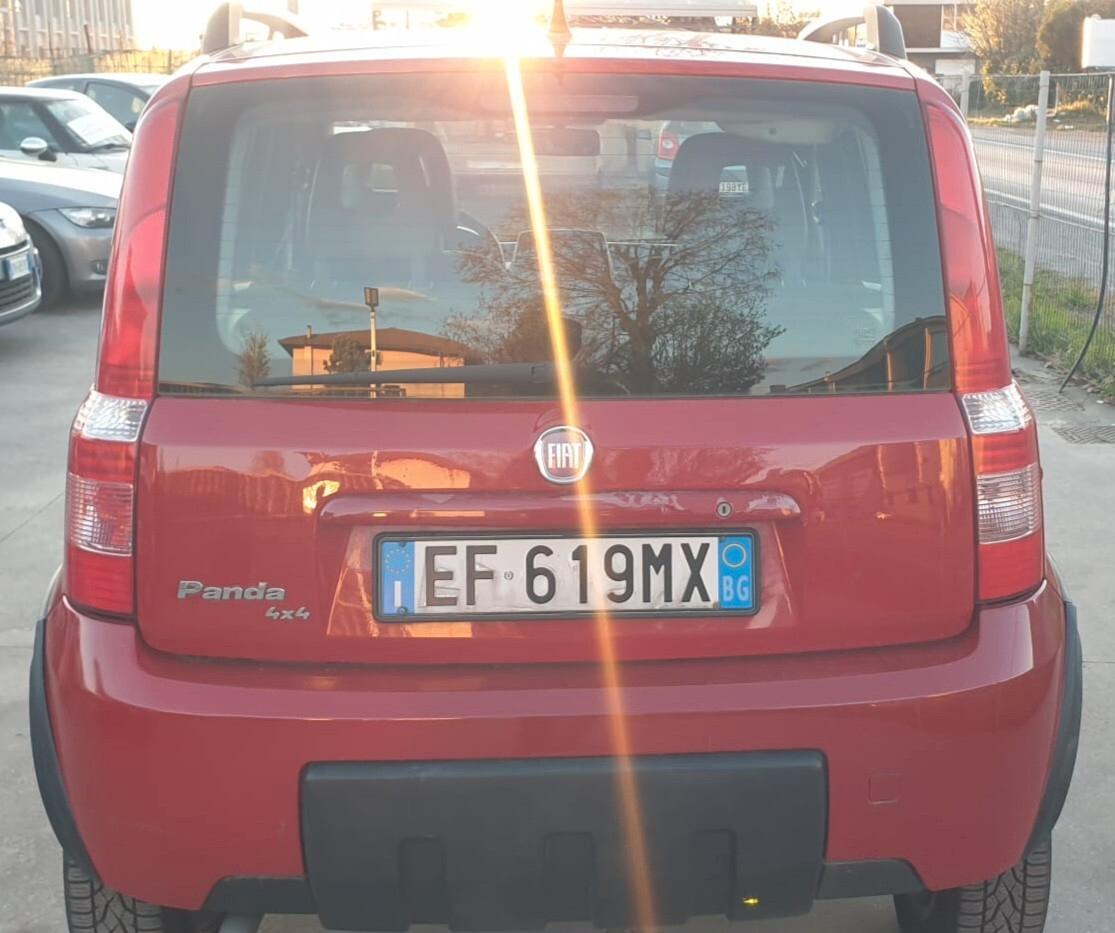 FIAT PANDA 4X4 1.3 MULTIJET OK NEOPATENTATI